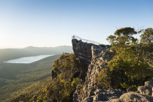 Grampians - Hike to the top of The Pinnacle