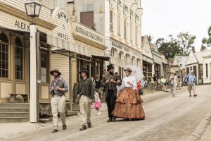 Melbourne Private Tours Sovereign Hill dressed up min