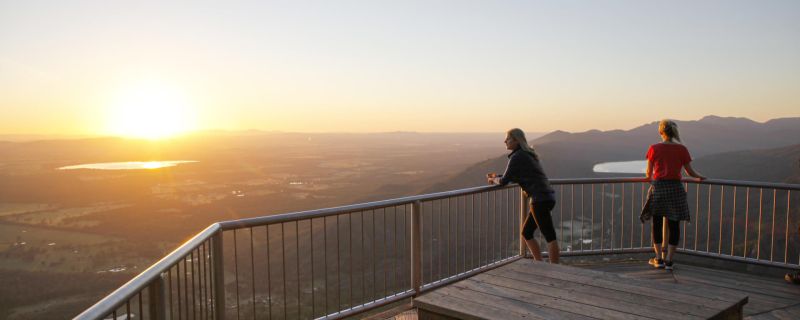 Hike the Grampians – Boroka Lookout at sunset